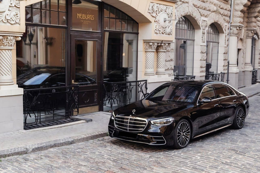 Stansted airport taxi and private transfer service from Central London UK